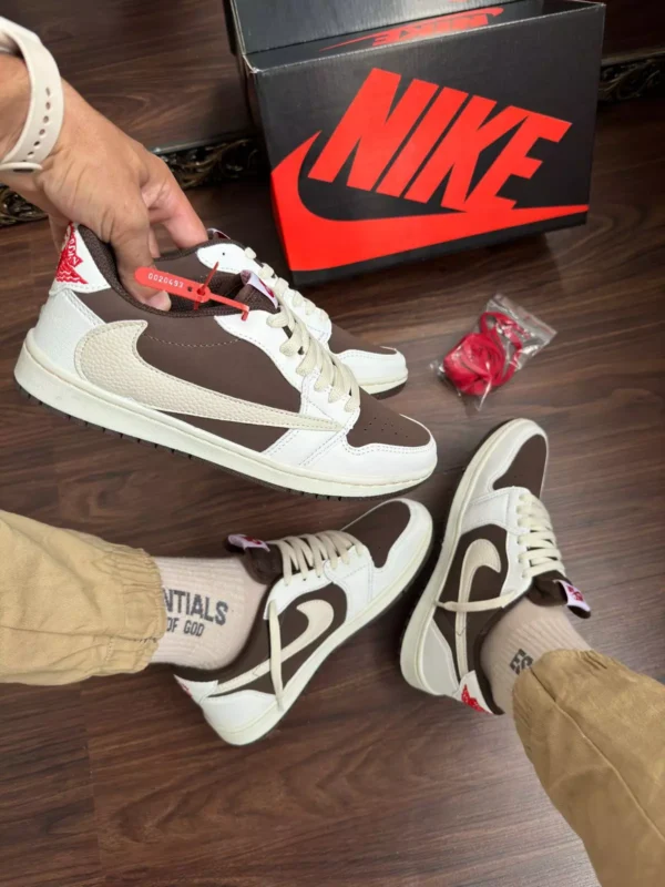 NIKE AIR JORDAN